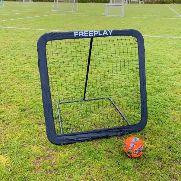 Elite Pro 120 x 120 Fodbold Rebounder by Freeplay med Kantbånd