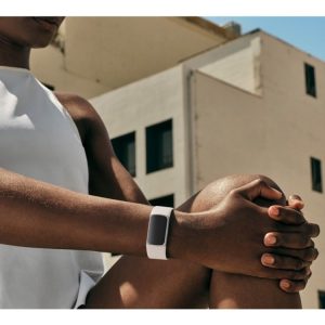 Fitbit Charge 6 - Sølvaluminium - Aktivitetssporer Med Uendelighedsbånd - Silikone - Porcelæn - Bluetooth, Nfc