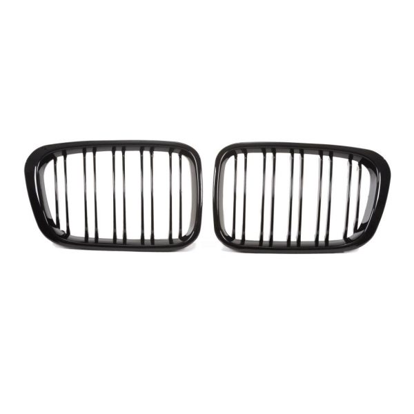 JOM Frontgrill med dobbelt ribbe i blank sort til BMW Serie 3 E46 4-drs, årgang 1998-2001