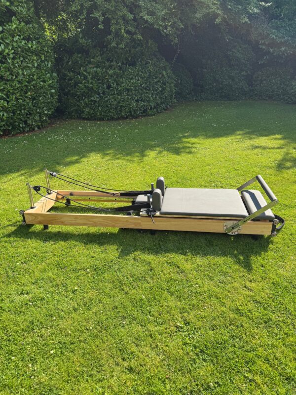 Foldbar Pilates reformer i egetræ,