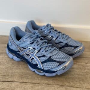 Asics - Sko - GEL-Cumulus 16 - Stone Wash/Independence Blue