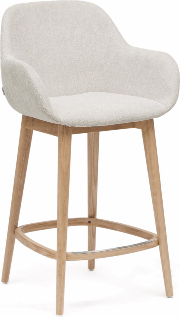 Barstol Kave Home Konna beige chenille med polstret sæde og ryg, ergonomisk rygstøtte, lakerede asketræsben og fodstøtte