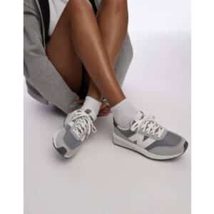 New Balance 370 Trainers - Light Grey