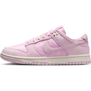 Nike Dunk Low Retro SE Trainers - Pink